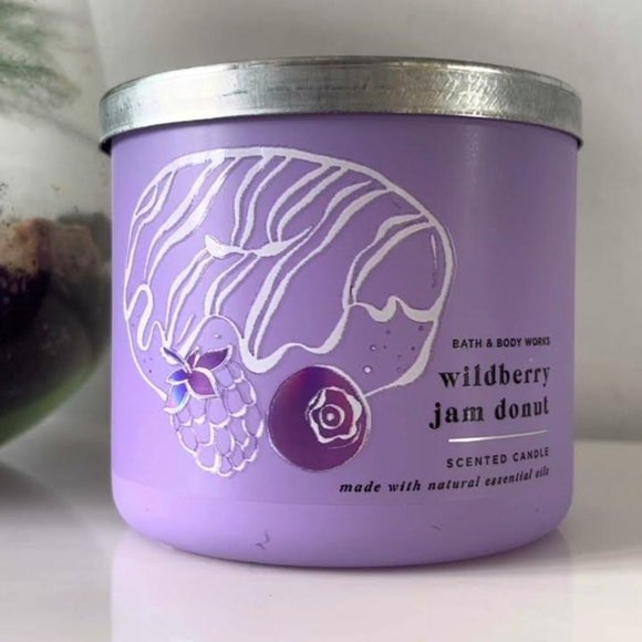 BATH & BODY WORKS WILDBERRY JAM DONUT 3-WICK CANDLE 14.5 Oz. NEW! ESSENTIAL OILS - Picture 3 of 4